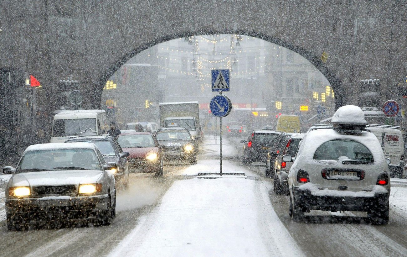 Водіям у Києві варто бути уважними: найближчим часом у місті запровадять обмеження руху