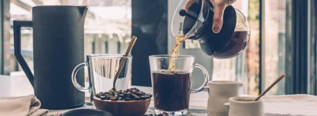 Кава не завжди корисна: кому не можна пити більше однієї чашки на день і чому