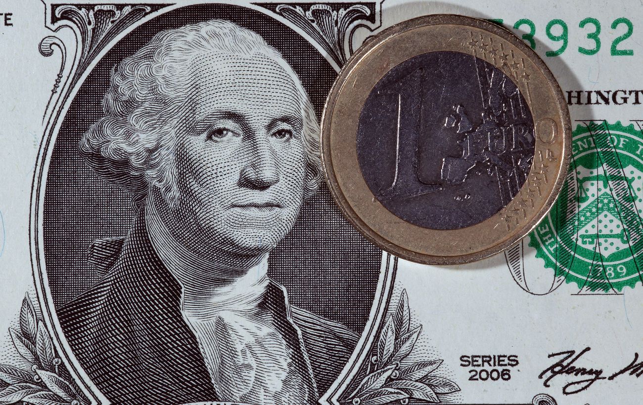 Почалося! Гривня тріщить по швах, курс долара злетів до небес, євро б’є всі рекорди