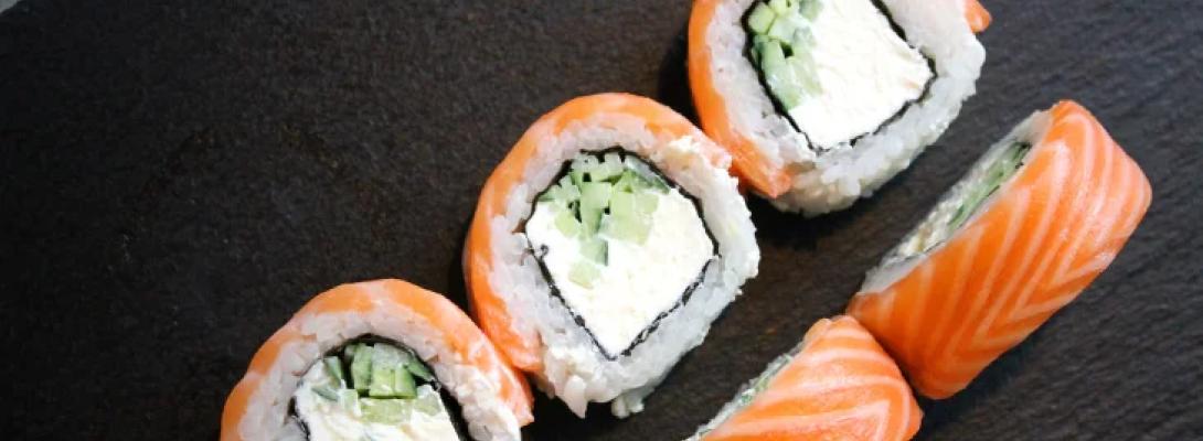 Паразити в сирій рибі: лікарі радять відмовитися від ролів і суші, щоб убезпечити себе