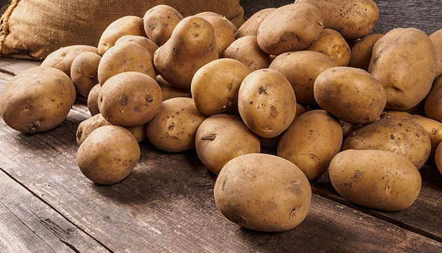 Не така безпечна, як здається: медики пояснили, чому картопля може бути шкідливою