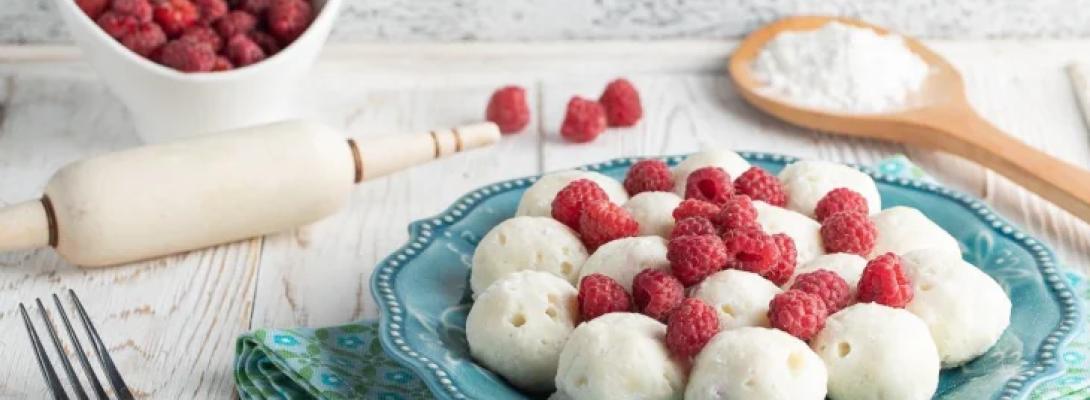 Ліниві вареники з малиною за 20 хвилин: швидко, просто та неймовірно смачно