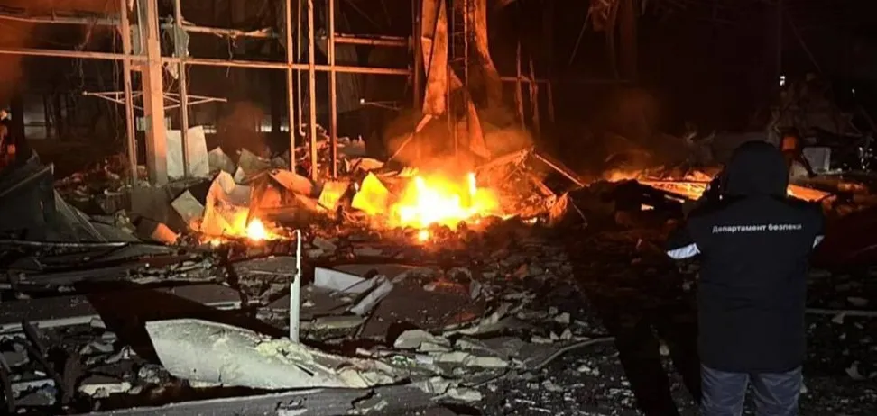 Ворог атакував термінал "Нової пошти" у передмісті Харкова: моторошні подробиці трагедії
