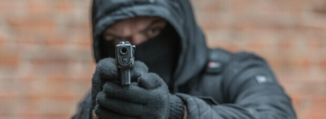 Озброєний чоловік увірвався в обмінник і вимагав гроші: фінал вас приголомшить