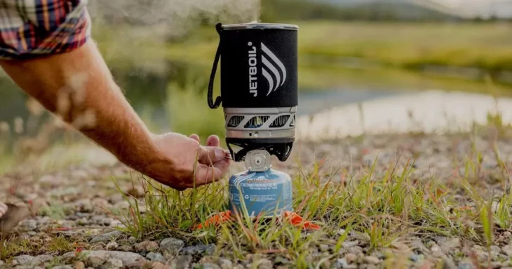 Як безпечно готувати їжу під час відключень світла та води: практичні поради від ДСНС