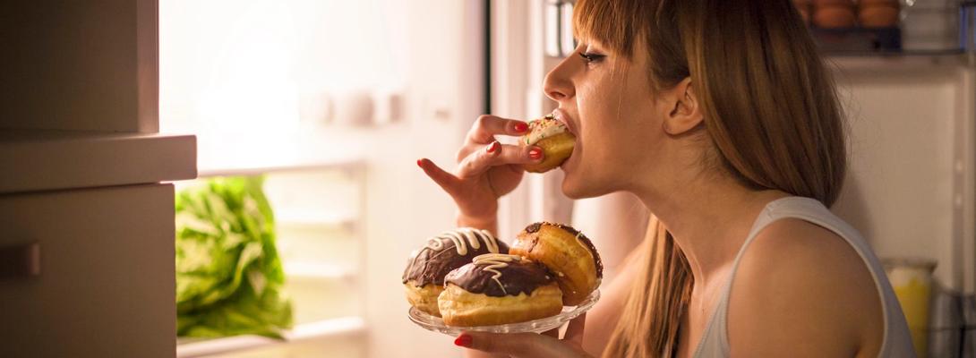 Кардіолог пояснила, які серйозні проблеми зі здоров’ям може викликати переїдання