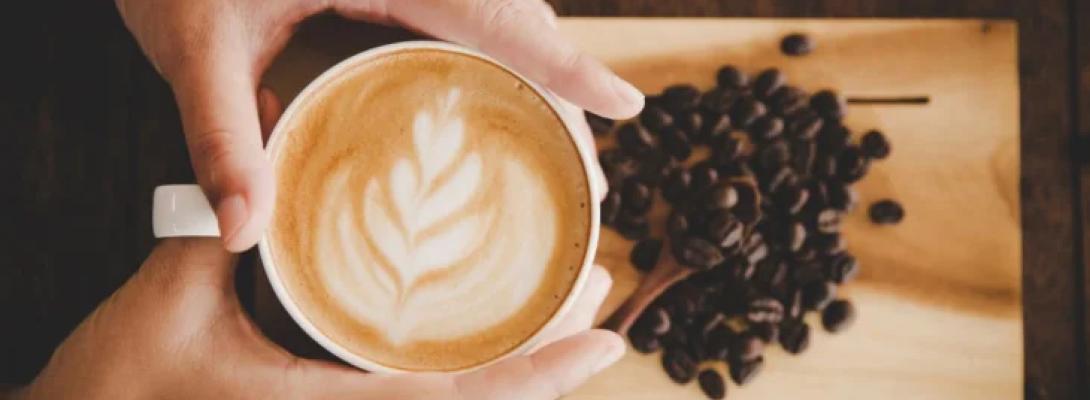 Не вся кава корисна: докладний розбір часу та умов, коли кофеїн може стати шкідливим