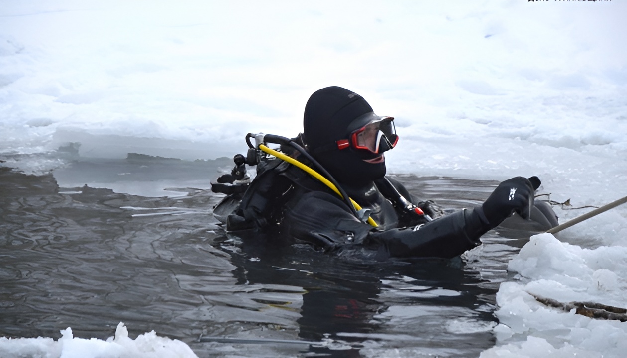 У нелюдських умовах! Водолази ДСНС провели унікальну операцію на підтопленій ТЕЦ