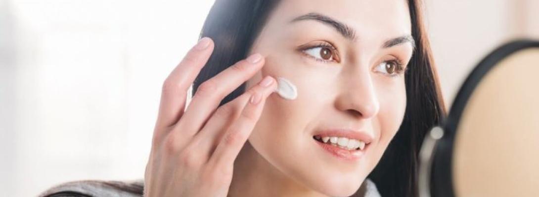 Дерматологи попереджають: жінки роблять цю поширену помилку у догляді за шкірою