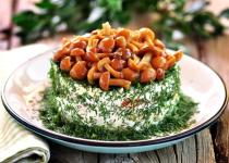 Салат із куркою та маринованими опеньками: проста страва для святкового столу