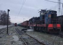 Ворог б’є по залізниці: на Запоріжжі дрон атакував станцію та пошкодив локомотив