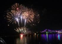 Хотів здивувати дівчину: нічний феєрверк у Києві обернувся катастрофою для чоловіка