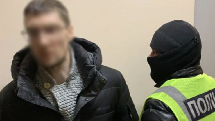 У Києві чоловік влаштував криваву розправу над водієм евакуатора, який забрав його авто