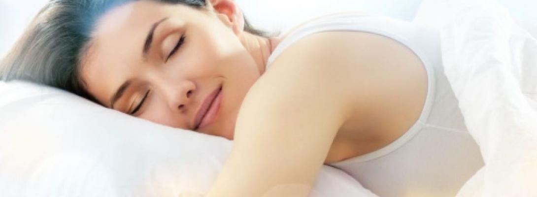 Секрет спокійного сну: що варто з’їсти ввечері, щоб розслабитися і забути про стрес