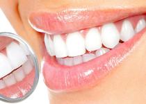 Як зберегти білосніжну усмішку: поради стоматолога для щоденного догляду за зубами