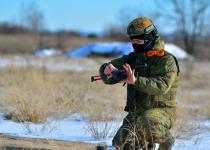 Російський FPV-дрон атакував латвійських журналістів на Донеччині: перші подробиці