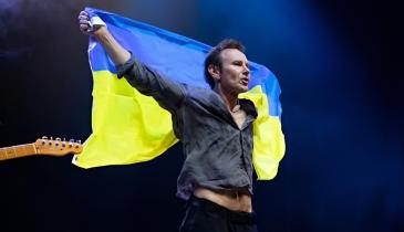 Вакарчук не стримав емоцій! Співак присвятив пісню олімпійцю після дискваліфікації