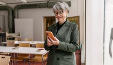 Стартувала програма "Гроші ходять за вчителем": як подати заявку на 1500 гривень