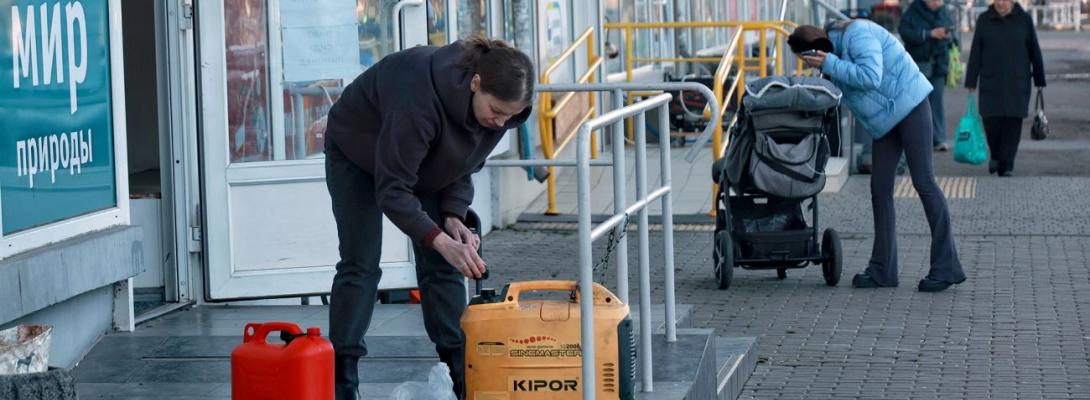 Без світла по кілька днів підряд: яка ситуація з електрикою та теплом в Одесі