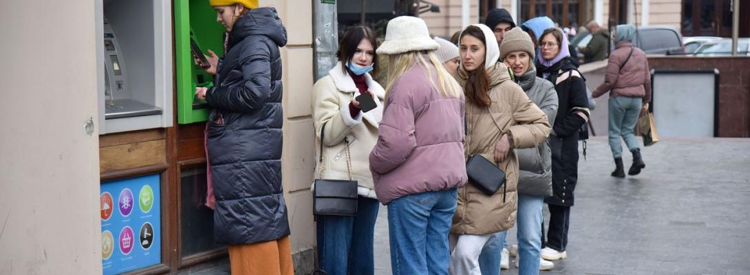 ПриватБанк дав новий курс валют: скільки коштує долар та чи є ліміти на покупку