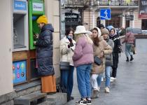 ПриватБанк дав новий курс валют: скільки коштує долар та чи є ліміти на покупку