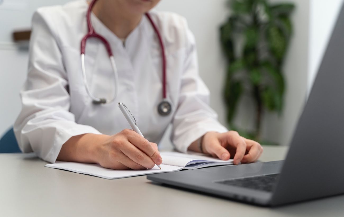 Гроші за хворобу та декрет: як в Україні змінилися ліміти на виплату лікарняних