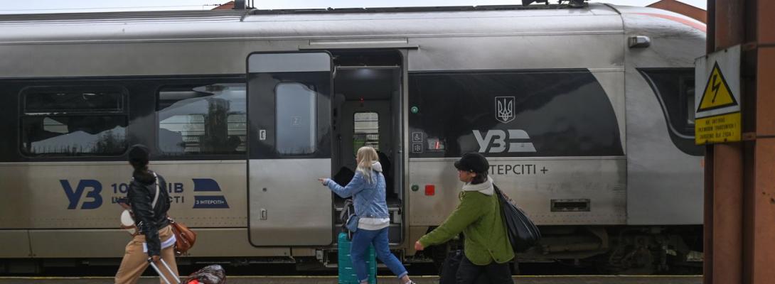 "Укрзалізниця" змінила рух поїздів 25 лютого: що важливо знати пасажирам