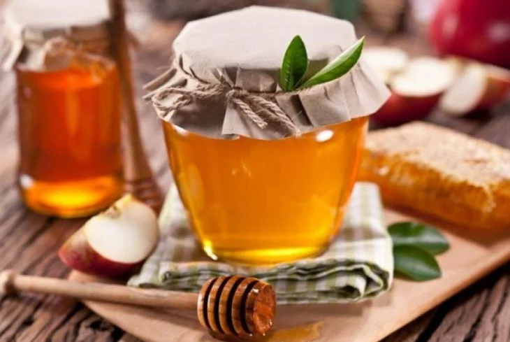 Лікарі б’ють на сполох! Навіть натуральний мед може завдати шкоди здоров’ю