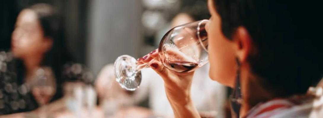 Похмілля не страшне: медики розповіли, як швидко відновити сили після святкування