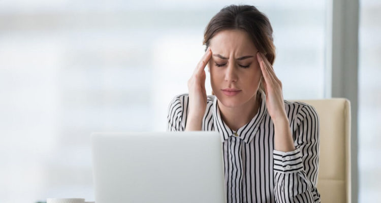 Експерти назвали п’ять шкідливих повсякденних звичок, які непомітно руйнують здоров’я