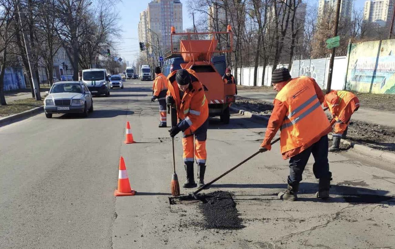 Ремонту не було по 20-30 років: стало відомо, чому дороги в Києві - у жахливому стані