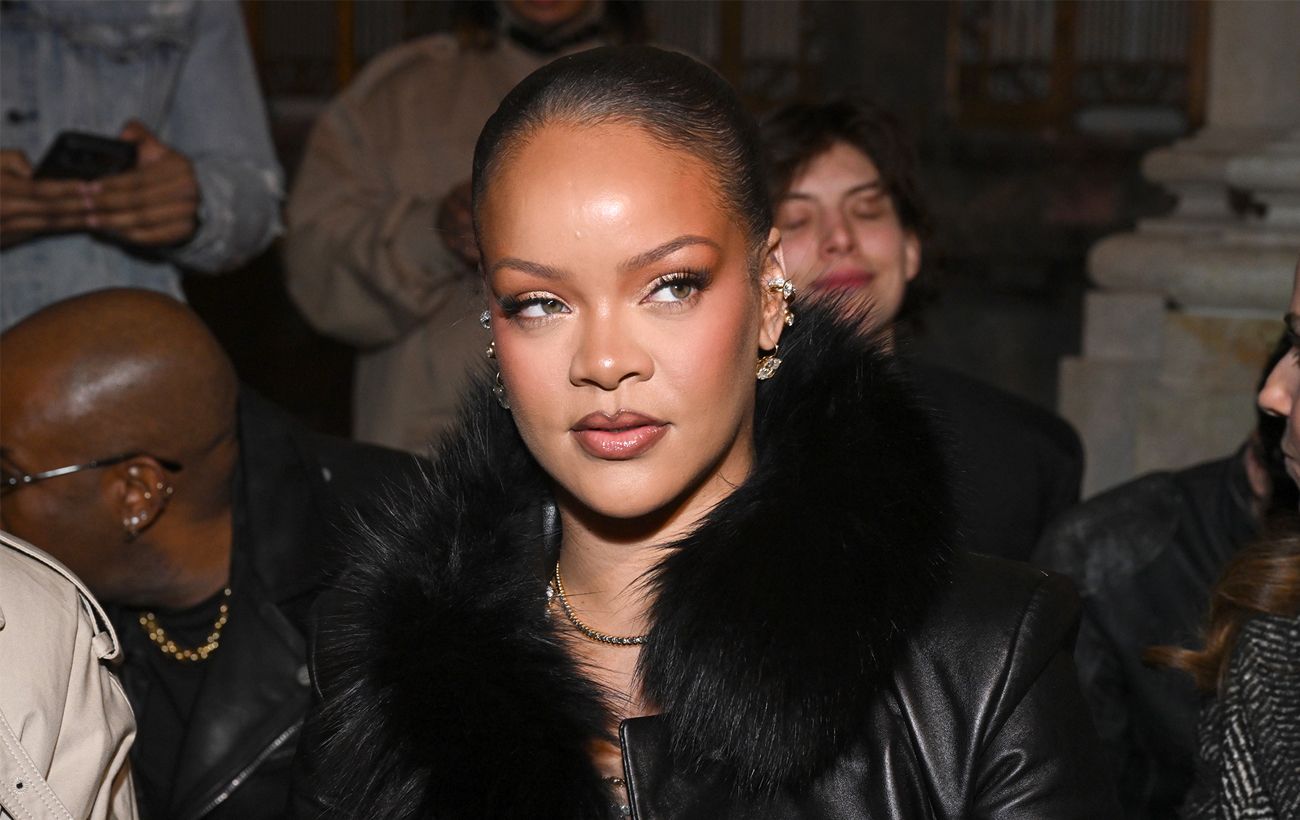 Стрілянина серед білого дня! По будинку Ріанни відкрили вогонь, коли зірка була вдома