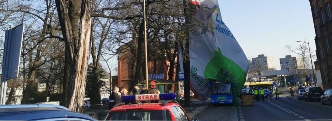 Страшна аварія в Польщі! Повітряна куля з людьми раптово втратила керування і розбилася