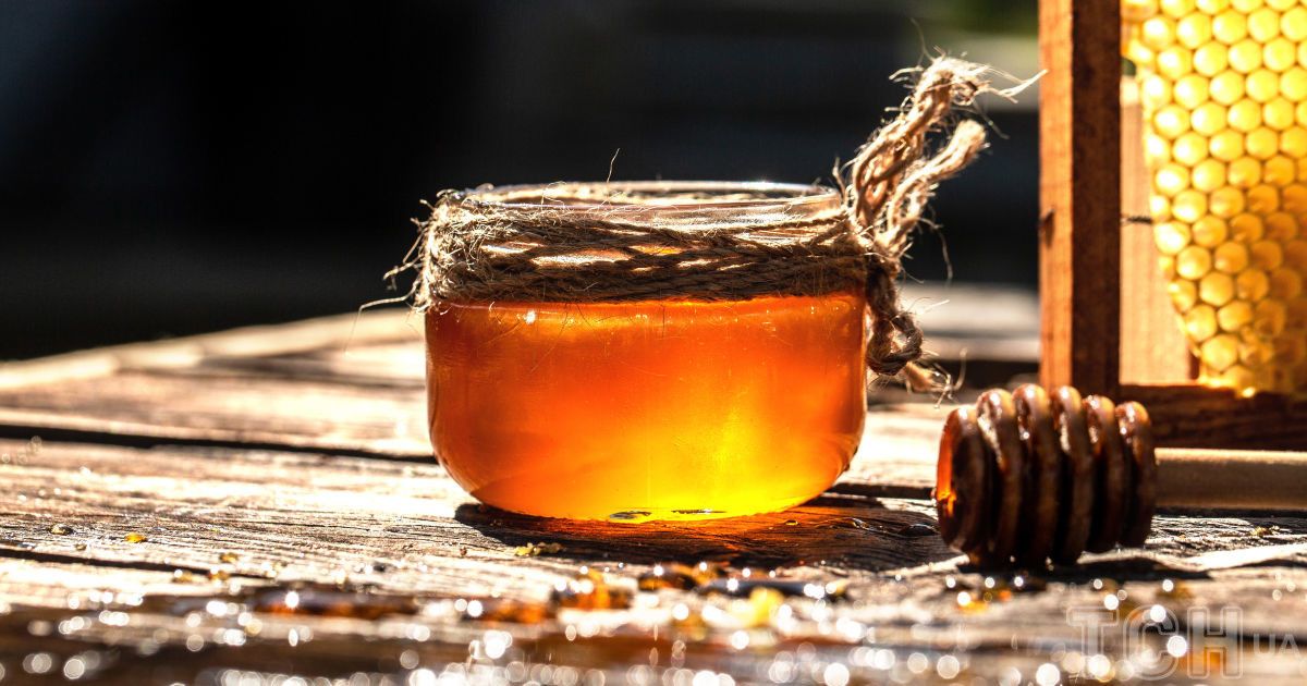 Чи справді сирий мед корисний для здоров’я? Експерти розкрили несподівані факти