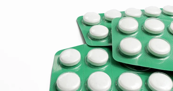 Лікарі попереджають: популярне знеболювальне може серйозно нашкодити здоров’ю