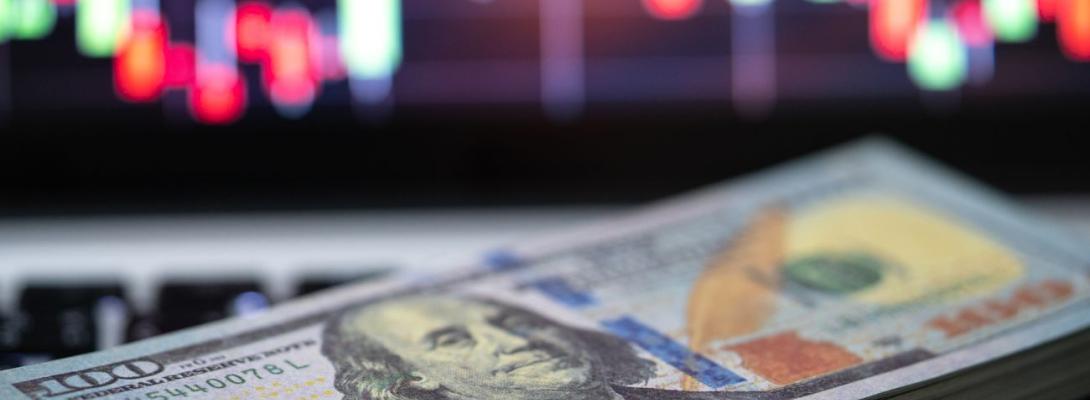 Курс валют 13 березня: як обмінники та банки відреагували на рекорд долара