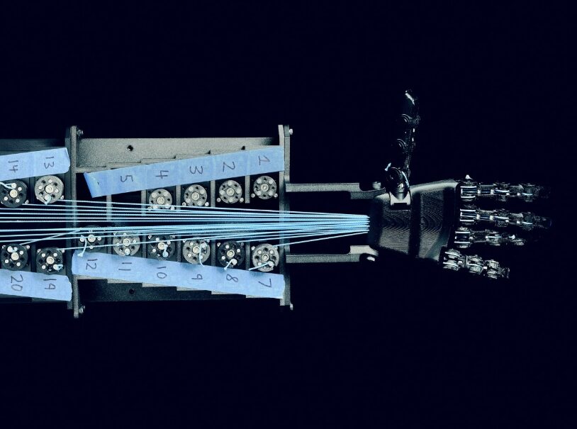 Термінатори на боці ЗСУ! Україні передали перших гуманоїдних роботів-солдатів