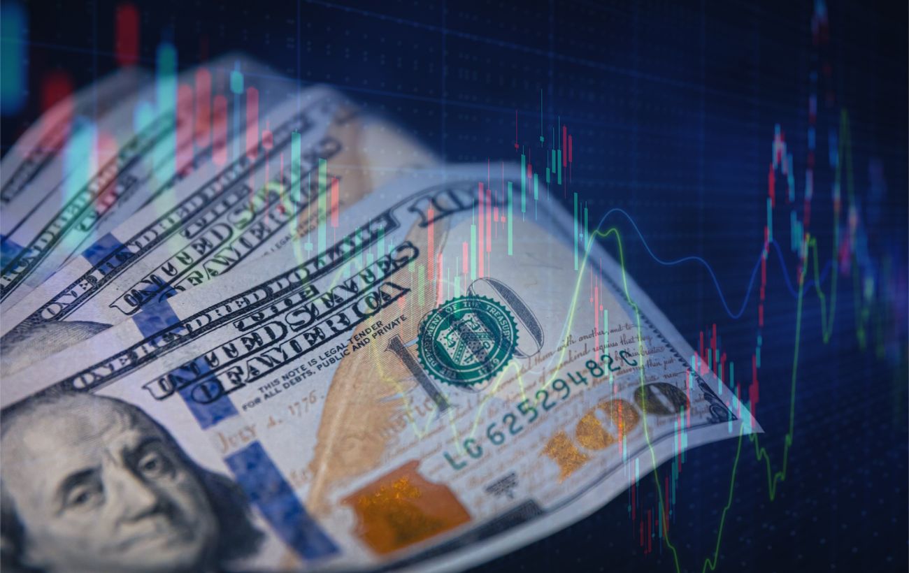 Курс валют: долар та євро йдуть униз - за скільки продають в банках та обмінниках