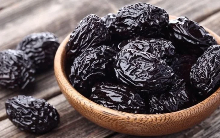 Здоров’я після 40: вчені пояснили, чому чорнослив має бути в щоденному раціоні