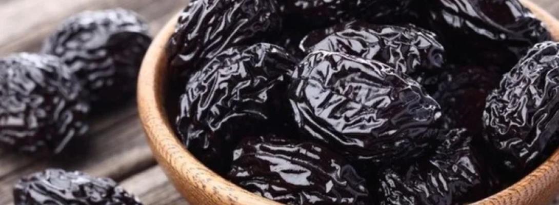 Здоров’я після 40: вчені пояснили, чому чорнослив має бути в щоденному раціоні