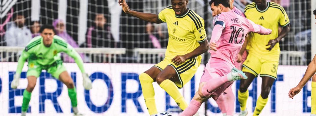 900 голів у рекордні строки! Мессі випередив Роналду: детальні графіки та статистика