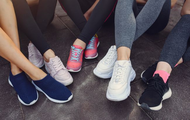 Сильний біль у ногах та втома: лікар назвав 4 найпоширеніші помилки при виборі взуття