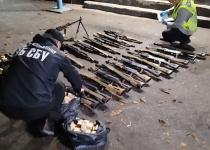 Працювали по всій Україні: у Кривому Розі накрили групу торговців зброєю
