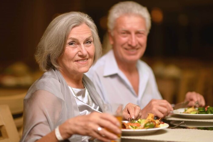 Як сніданок впливає на тривалість життя: нові наукові дані про харчування довгожителів