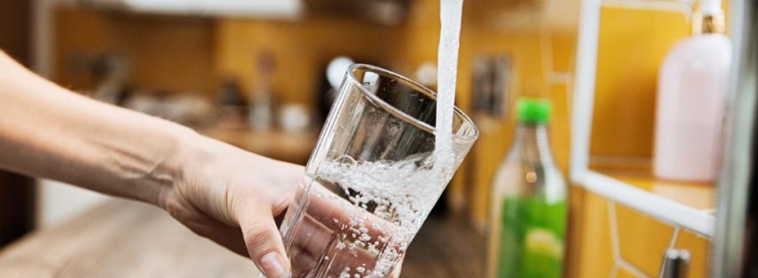 Регулярне вживання води з-під крана може непомітно впливати на здоров’я вашої печінки