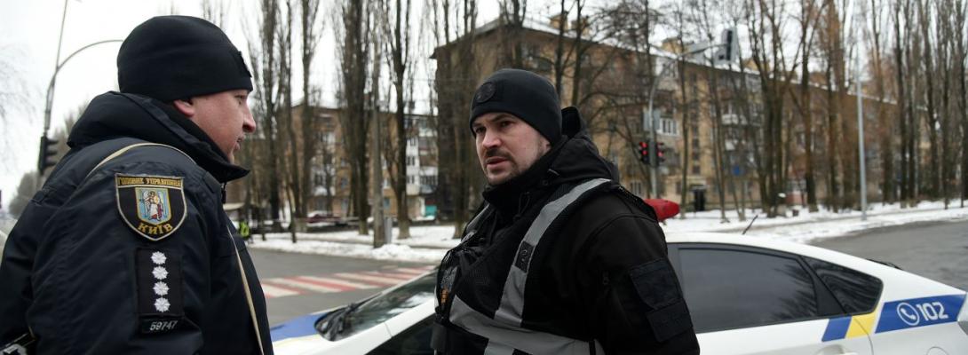 У Києві поблизу Подільсько-Воскресенського моста виявили небезпечну знахідку