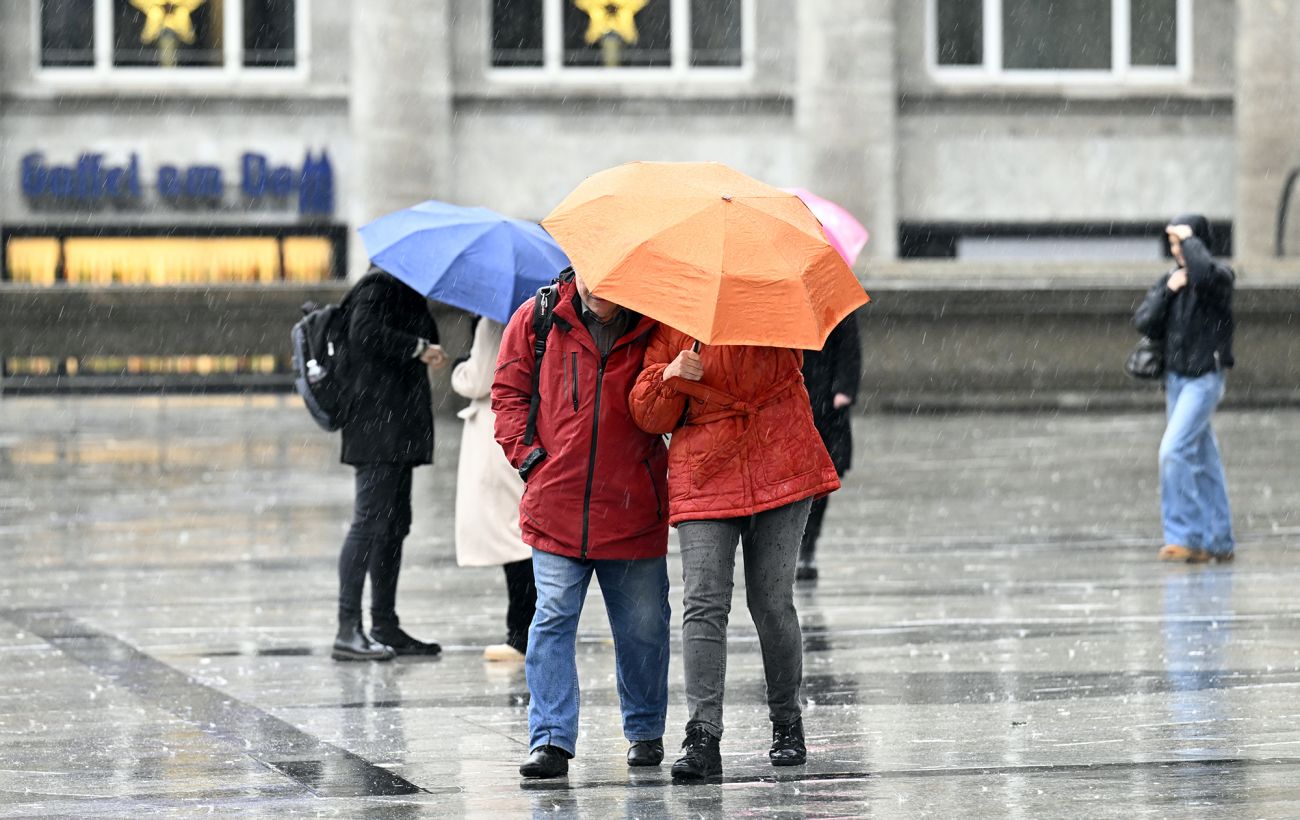 Нестабільна погода в Україні: де сьогодні йтимуть дощі, а де з мокрим снігом