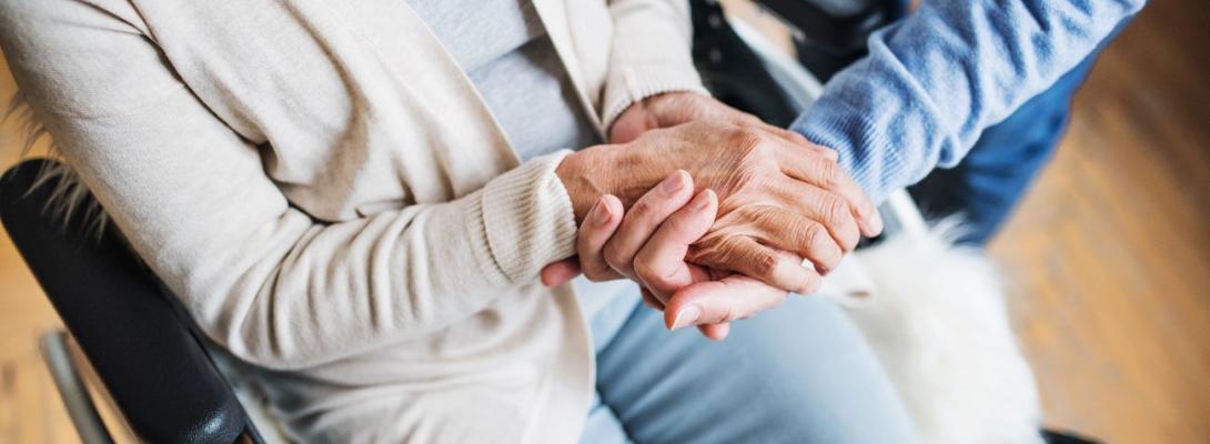 Постійний сторонній догляд: як отримати допомогу та хто ухвалює рішення (інструкція)