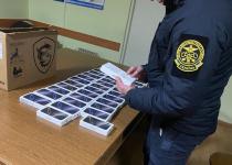 "Не знала, що в коробці": жінка намагалася ввезти в Україну iPhone на 2 млн гривень