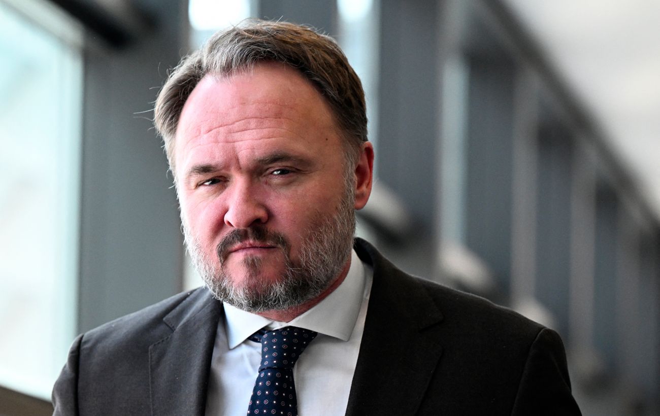 "Ситуація дуже серйозна": європейців закликали працювати з дому та менше їздити на авто